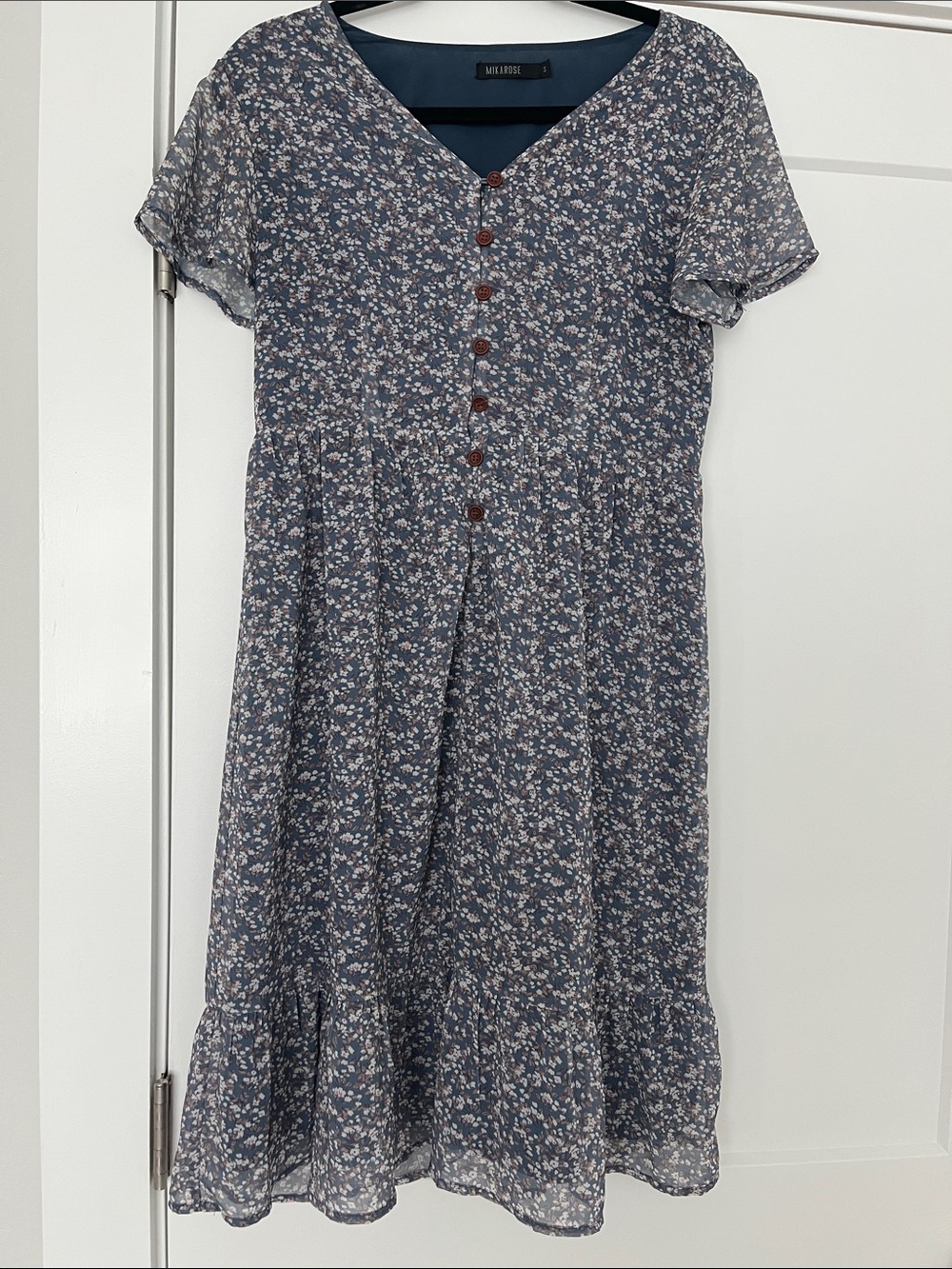 Mika rose blue floral modest midi dress size small
